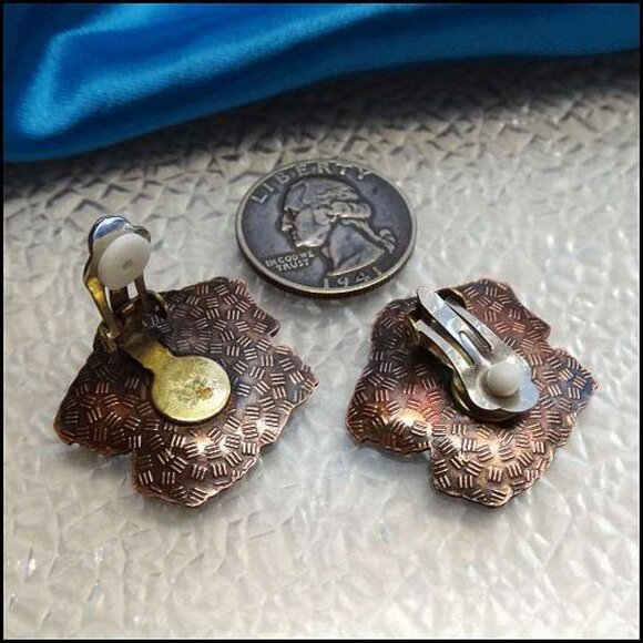 1950s French Cloisonne Vintage Copper Earrings Blue Orchids 16116 - Picture 6 of 6